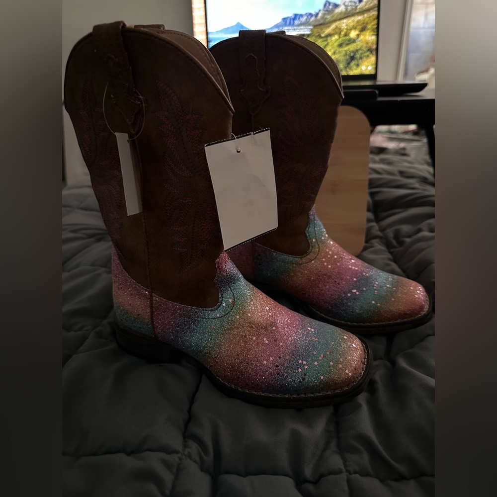 Youth Roper Rainbow boots NWT